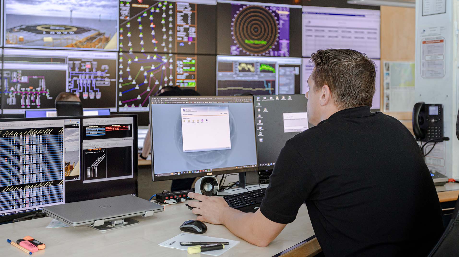 Arbeitsplatz-Control Center-Wind Multiplikator- Emden- Bremen