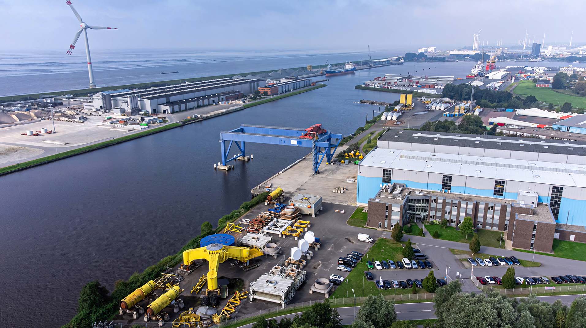 Wind-Multiplikator-Emden-Drone-Shot-Ueberblick